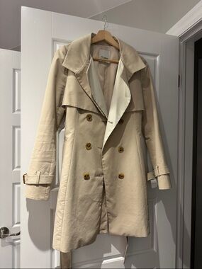 Classic Women's Beige Trench Coat - Lightweight Double-Breasted